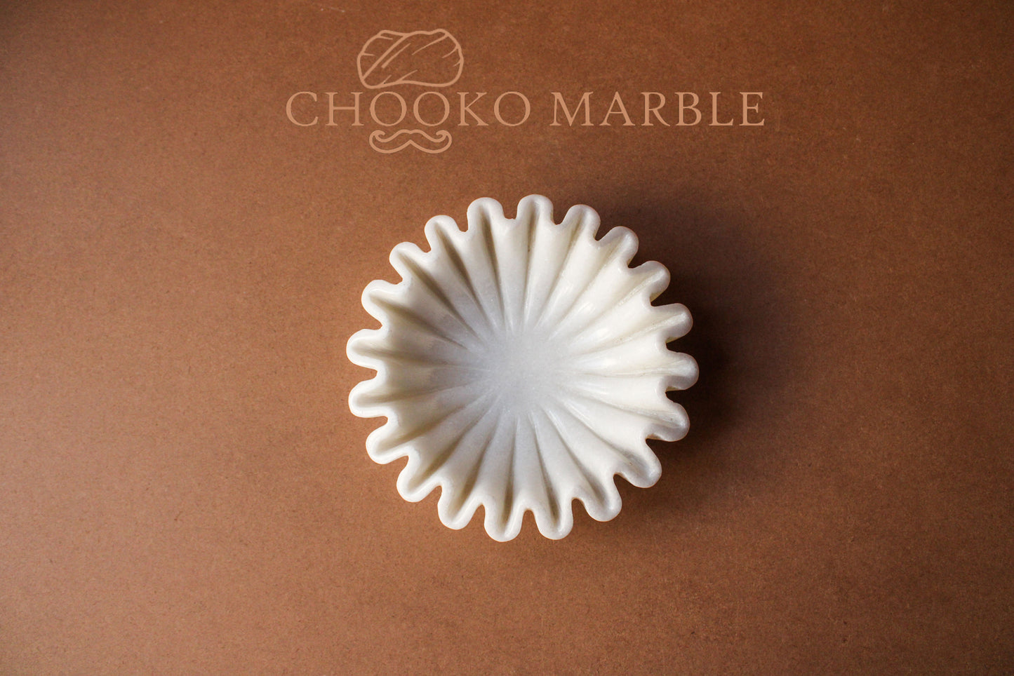 Marble Ruffle Urli