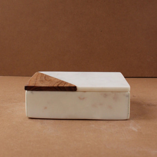 Wooden square box 6x4x2 inches